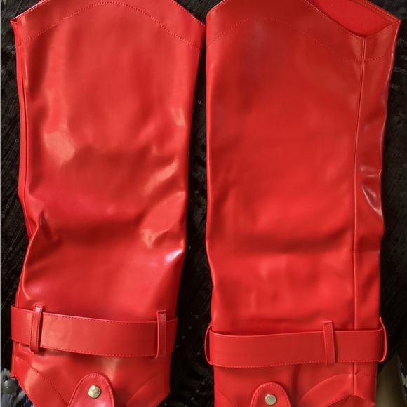 Broken Hearts Red Heeled Versatile Boots Various Sizes - Picture 8 of 11